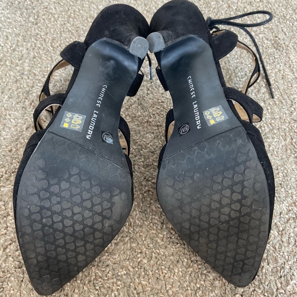 NWOT Chinese Laundry Faux Suede Pumps - Picture 4 of 4